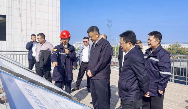黑龍江省供銷(xiāo)合作社理事會(huì)主任趙勵(lì)軍、倍豐集團(tuán)董事長(zhǎng)徐陽(yáng)一行到訪(fǎng)宜化集團(tuán)(圖1)