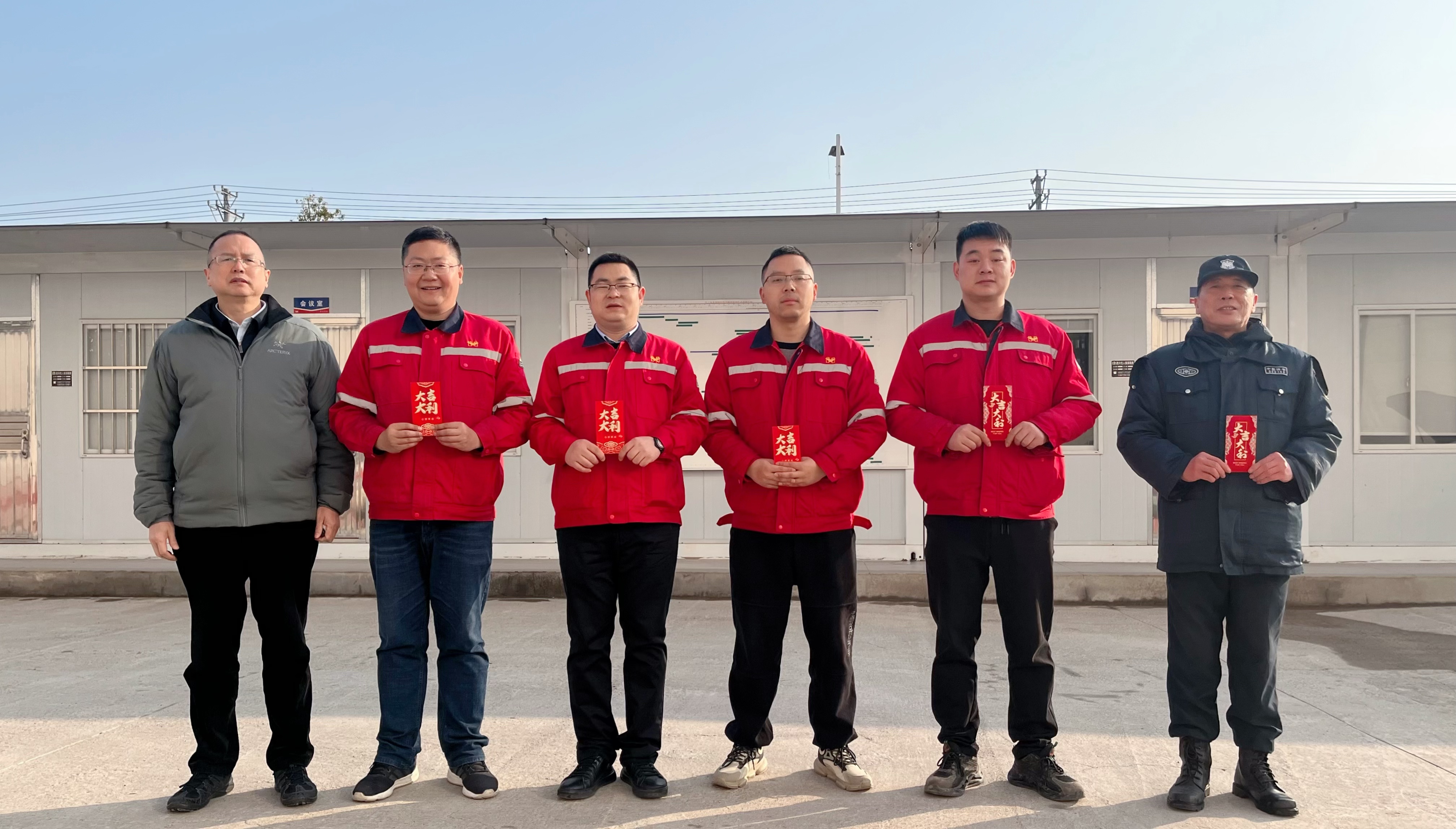 化機公司黨委書記、董事長、總經(jīng)理楊中澤到項目現(xiàn)場走訪慰問(圖2)